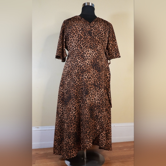 Leopard print midi wrap dress size 2x - Picture 2 of 5